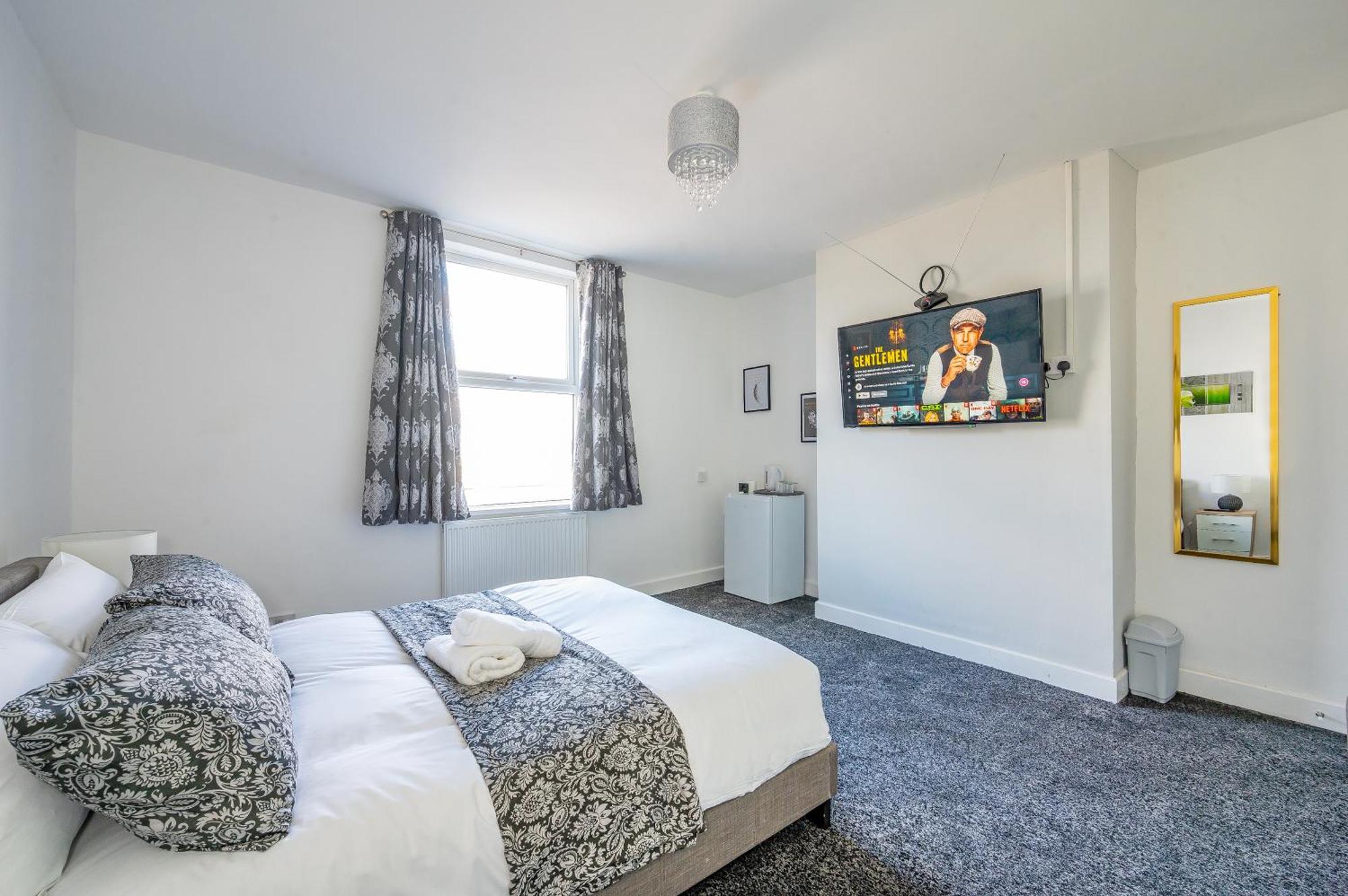*Rc246*For Your Relaxed & Cosy Stay + Free Parking Leeds  Dış mekan fotoğraf